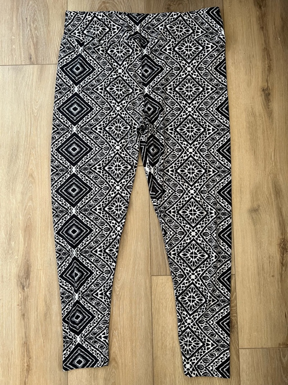 LULAROE Geometric Abstract Tribal EUC